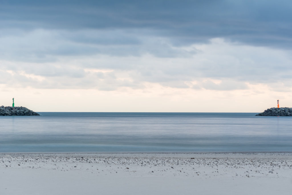 Himmel-Meer-und-Strand-Langzeitbelichtung