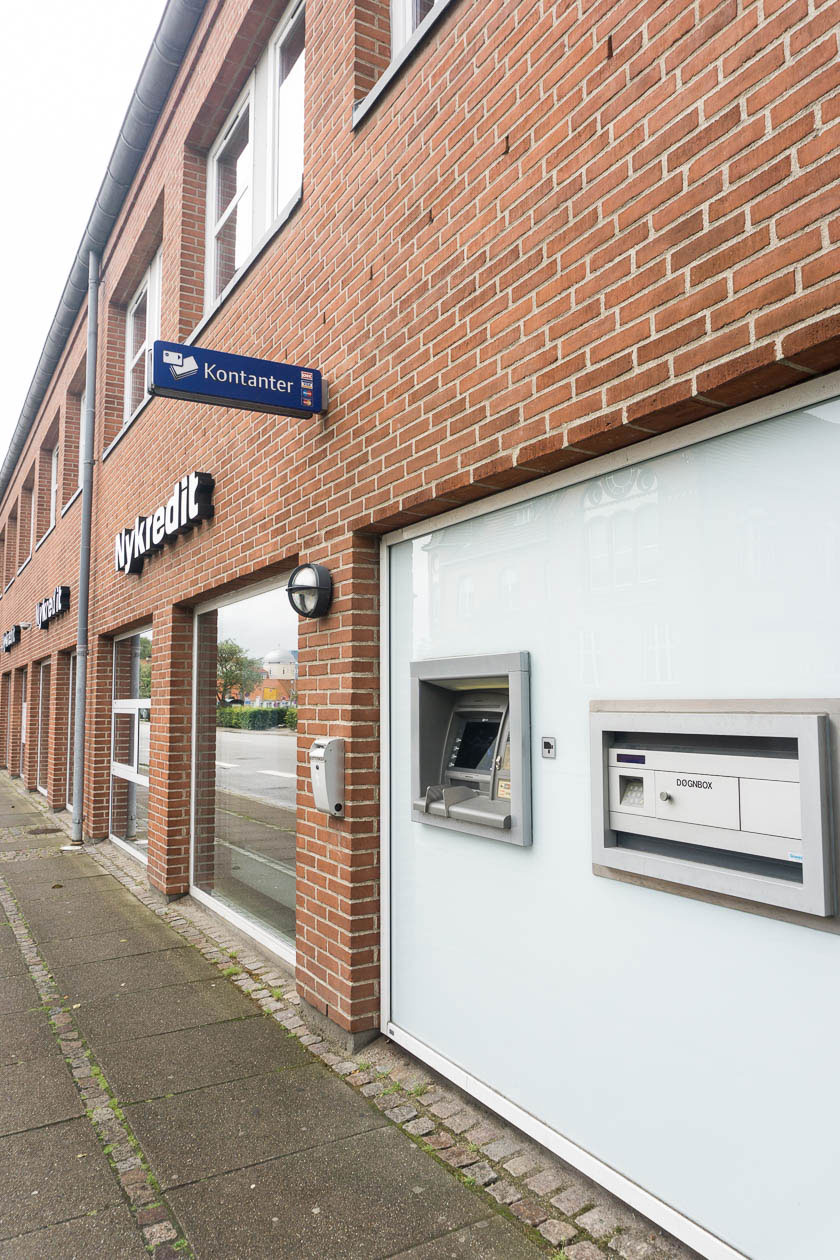 Geldautomat bei einer Bank in Dänemark