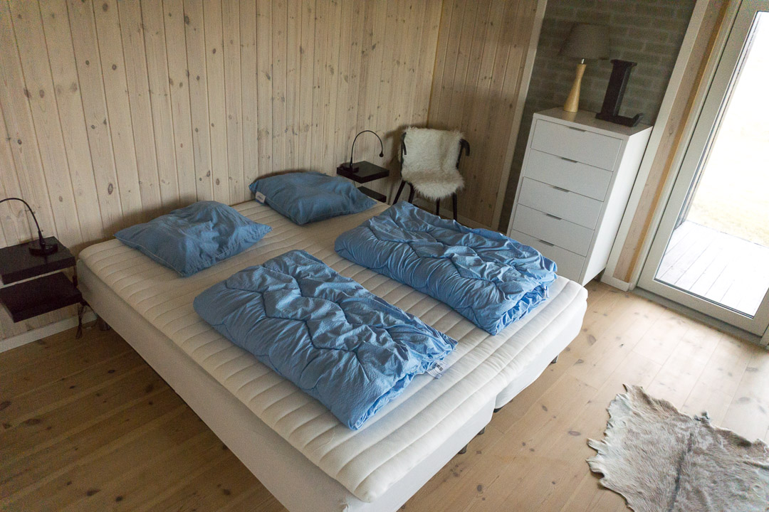 Schlafzimmer mit Doppelbett