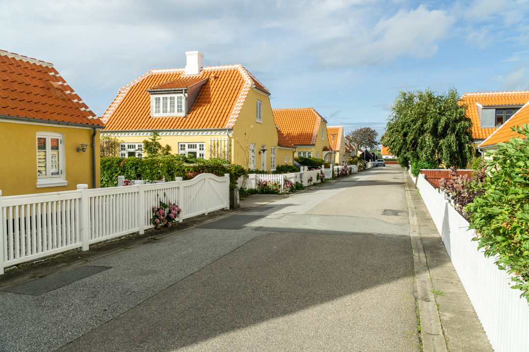 Mein Tipp: Ein Bummel lohnt sich nicht nur durch die breiten Straßen der Fußgängerzone, sondern auch durch die eher versteckten kleinen Gassen zwischen Hafen und Innenstadt.